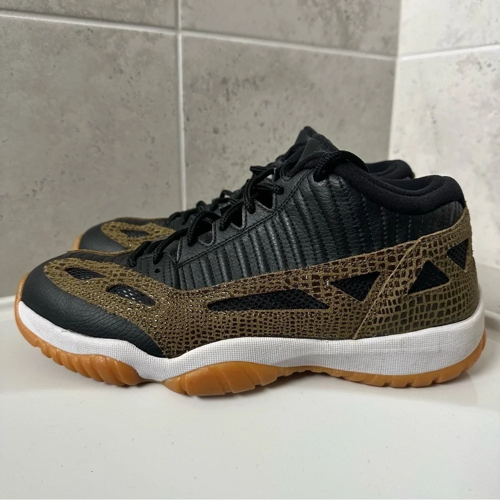 Nike Air Jordan Retro 11 XI IE Sneaker Size 11 Men